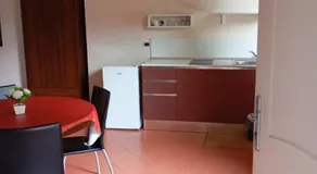 "B&B Sans égal", con CAMERE PRIVATE e APPARTAMENTI al PIANO TERRA a Biella - Image 4