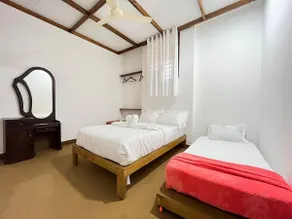 Khaya Gaze medicinal Plantation Guest House - Image 2