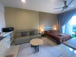 Evo Soho Studio Hanzo Homestay - Image 4
