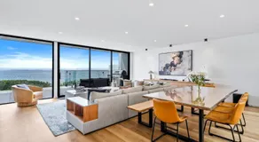 Award-winning beachfront luxury in Cremorne - Image 4