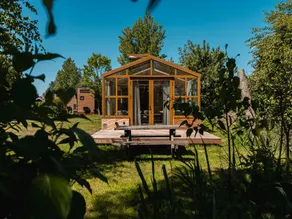 Holiday Home in Friesland with Greenhouse Charm - Image 5