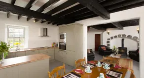 Dunguaire Thatched Cottages - Image 3