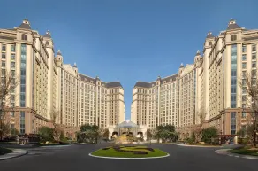 Ocean Flower Island castle hotel - Image 3