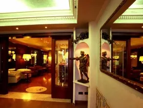 Hotel Regina - Image 5