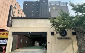 Brown Dot Suwon Guun Branch - Image 4