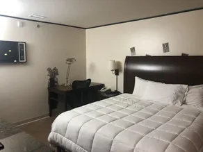 Americas Best Value Inn - Image 2