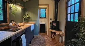 Travellers Rest Glamping Pods & Shepherds Hut - Image 3