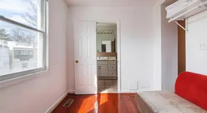 Relaxing, Spacious, Private, Walkable in Petworth! - Image 5