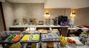 Hyde Park International - Image 5