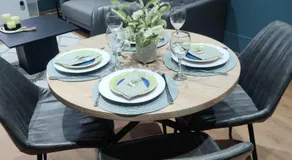 Leeds Gateway Apartment - Image 4