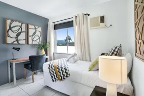 Leumeah - A Modern Townhouse in Cairns - Image 4