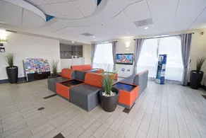 Airport Inn & Suites - Image 5