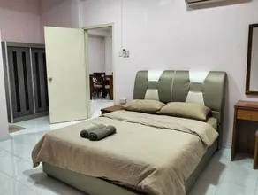 Melaka homestay budget condo 6pax - Image 2