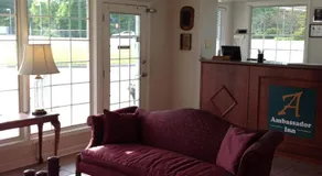 Ambassador Inn - Image 4