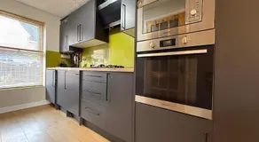 Beautifully renovated 2bed home - Image 3