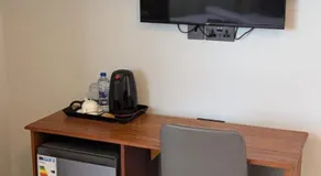 Kamur Executive Inn - Image 2