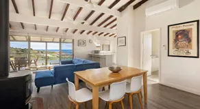 Canal Rocks Beachfront Apartments - Image 4
