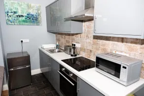 One Bedroom Apartments Close to City - Image 3