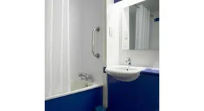 Travelodge Glenrothes - Image 4