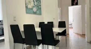 Spacious Vienna 4BR Stay for Friends & Families - Image 3