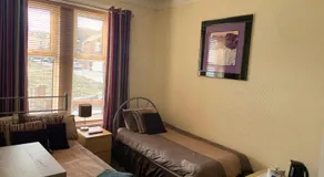 Melrose Guest House - Image 2