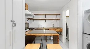 Deluxe Ensuite Double Room - Nearby Universities - Seconds to Famous Eateries - Image 4