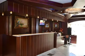 Abu Dhabi Plaza Hotel Apartments - Image 4