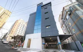 Urban Hotel - Image 2