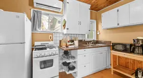 Hideaway Cabin - Cozy romantic cabin perfect for couples - Image 5
