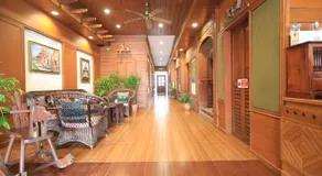 Baiyoke Chalet Hotel - Image 4