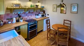 Matchbox Cottage - Image 3