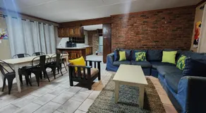 Flamboyant Guesthouse - Image 2