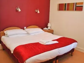 Royal Mackintosh Hotel - Image 2