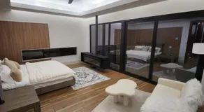 Modern home at Oaks Hill Country Club - Image 2