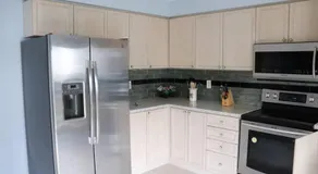 Detached 3 BR home in Ajax,On - Image 2
