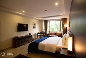 Roomy Signature Hotel  - Image 2