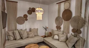 L A Boutique Suites with Private Hot Tub - Image 2