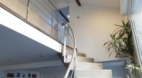 Maison moderne et spacieuse avec piscine - Image 4