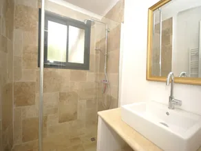 Feriehus i Var med Privat Pool - Image 2