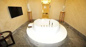 Tokang International Hotel - Image 2