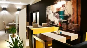 Hotel Piano - Image 3