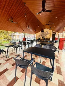 Tipsy Spring Resort - Image 3
