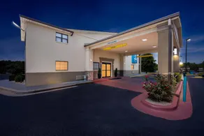 Clarion Pointe Athens I-65 - Image 3