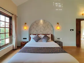 Laz hnh flagship- Stunning outdoors With Pvt Pool and Jacuzzi - Image 2