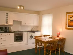 Arrandale Apartments - Image 3