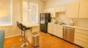 Soulard 2BR Balcony Free Parking Walk to Dining - Image 4