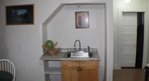 Budget Cozy Home - Image 4