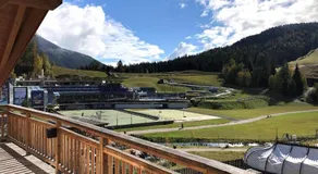 Apartamento vacacional con sauna y jacuzzi | Vistas a la montaña - Image 4