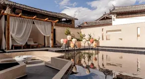 Lingbai Magnolia Trail – Boutique Guesthouse with Private Onsen & Snow Mountain Views in Baisha - Image 3