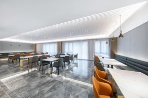 Atour Hotel Jinan Jingshidong Road Rongchuangmao - Image 4